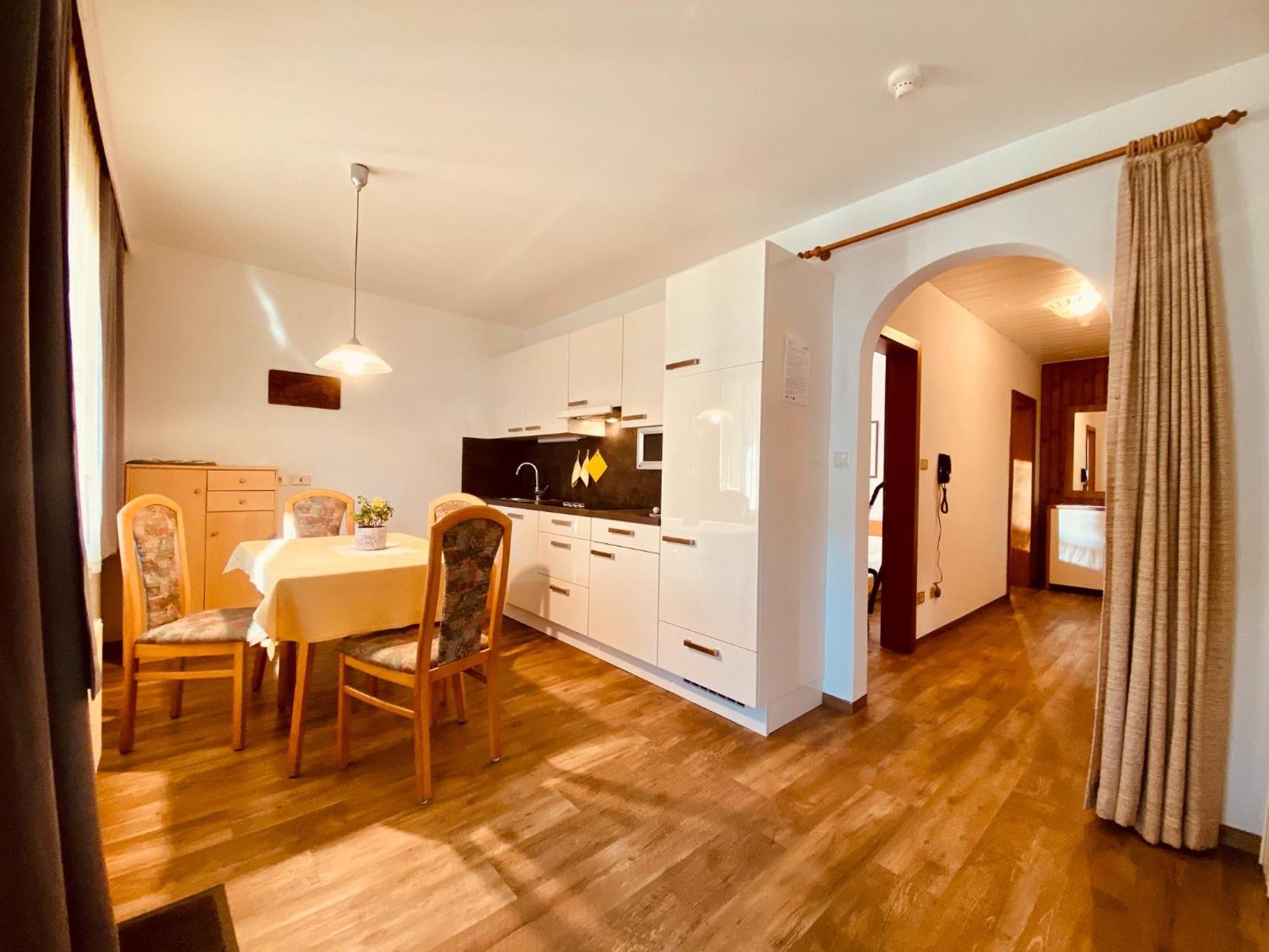 Apartments Residence Montana Разун-ді-Сопра Екстер'єр фото